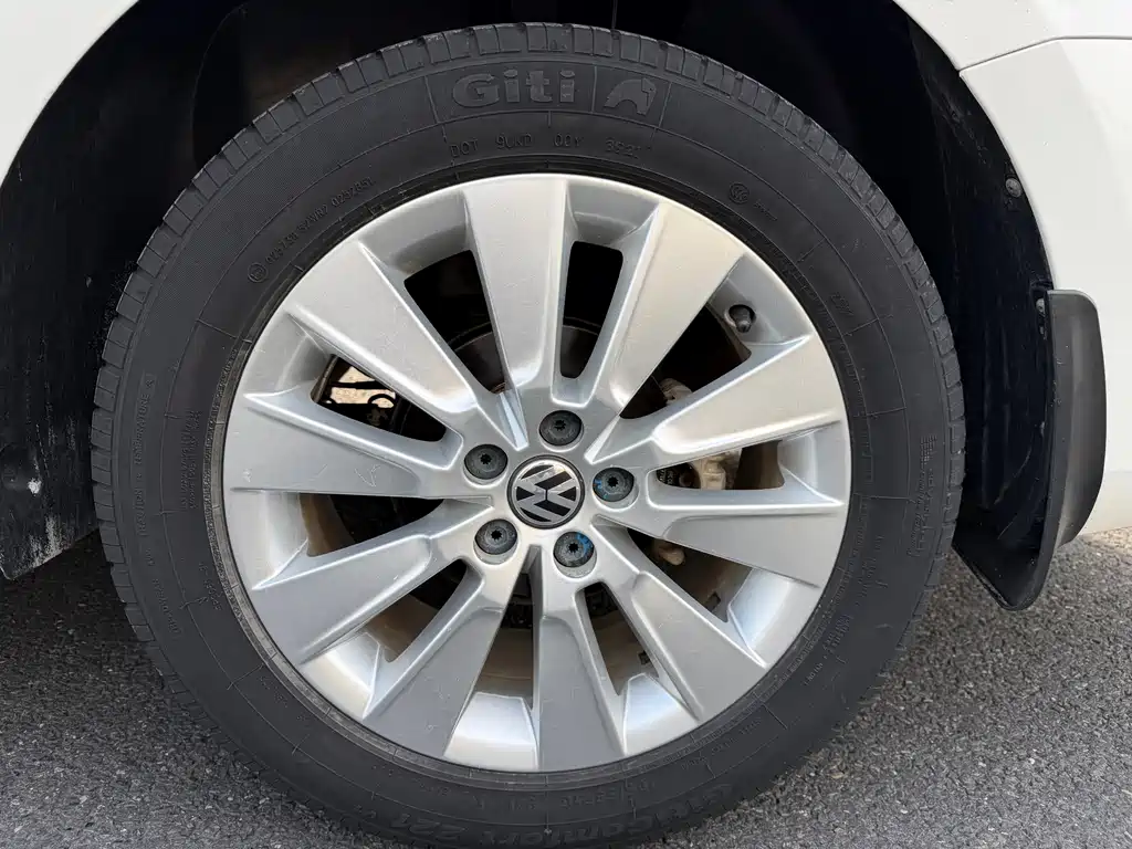 Volkswagen Lavida — миниатюра 9