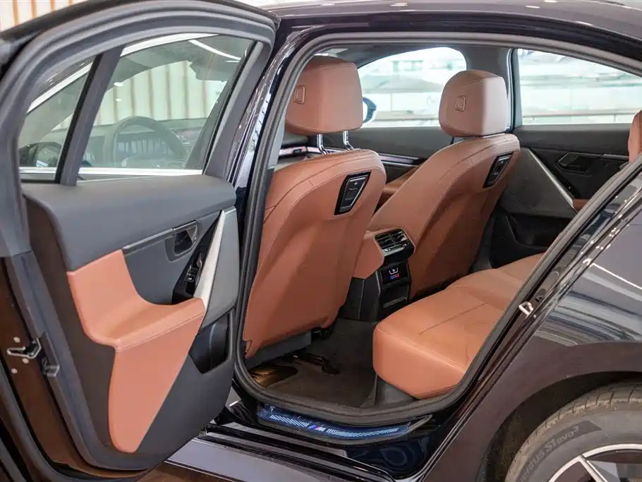 BMW i5 — миниатюра 17