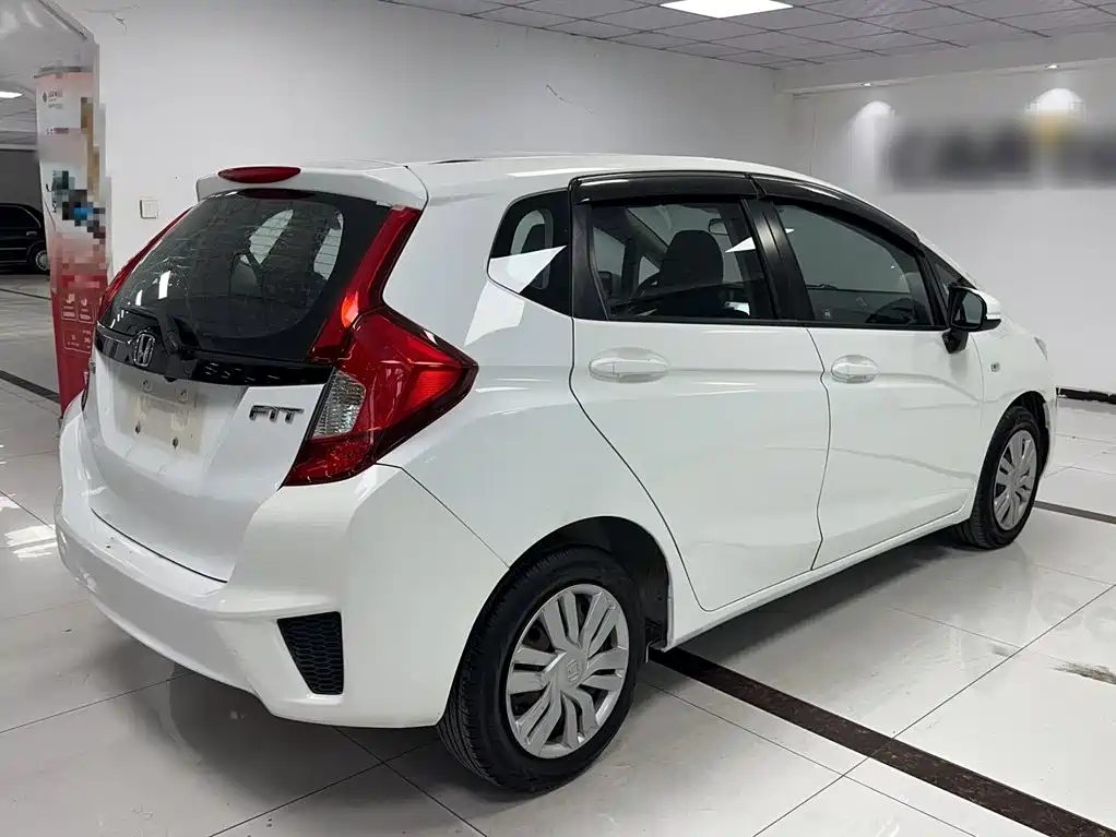 Honda Fit — миниатюра 13