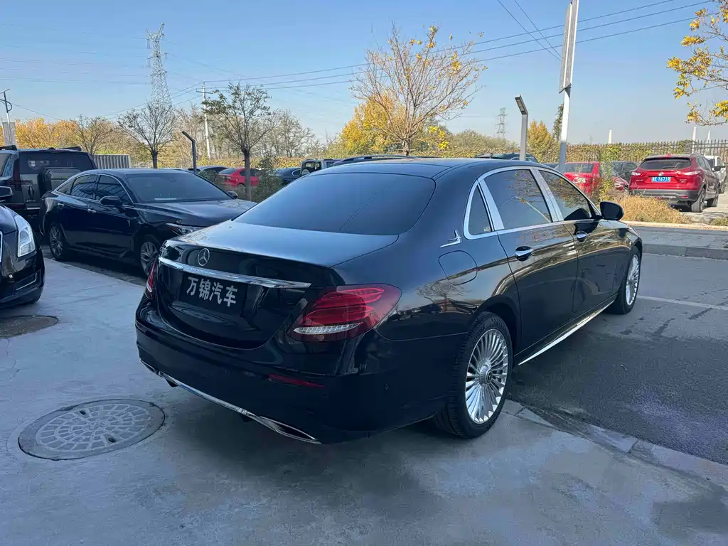 MERCEDES-BENZ E CLASS