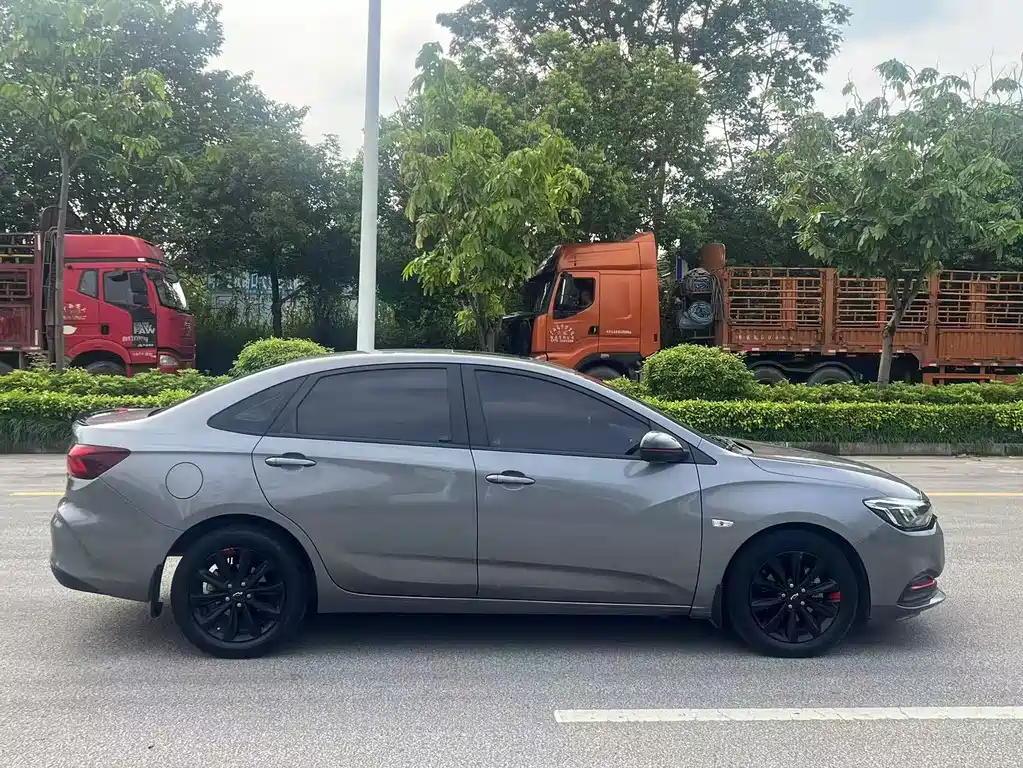 Chevrolet Monza — миниатюра 8