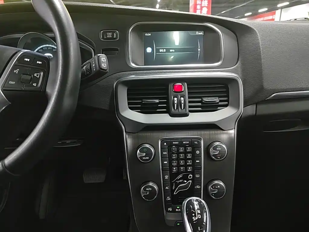Volvo V40 — миниатюра 13