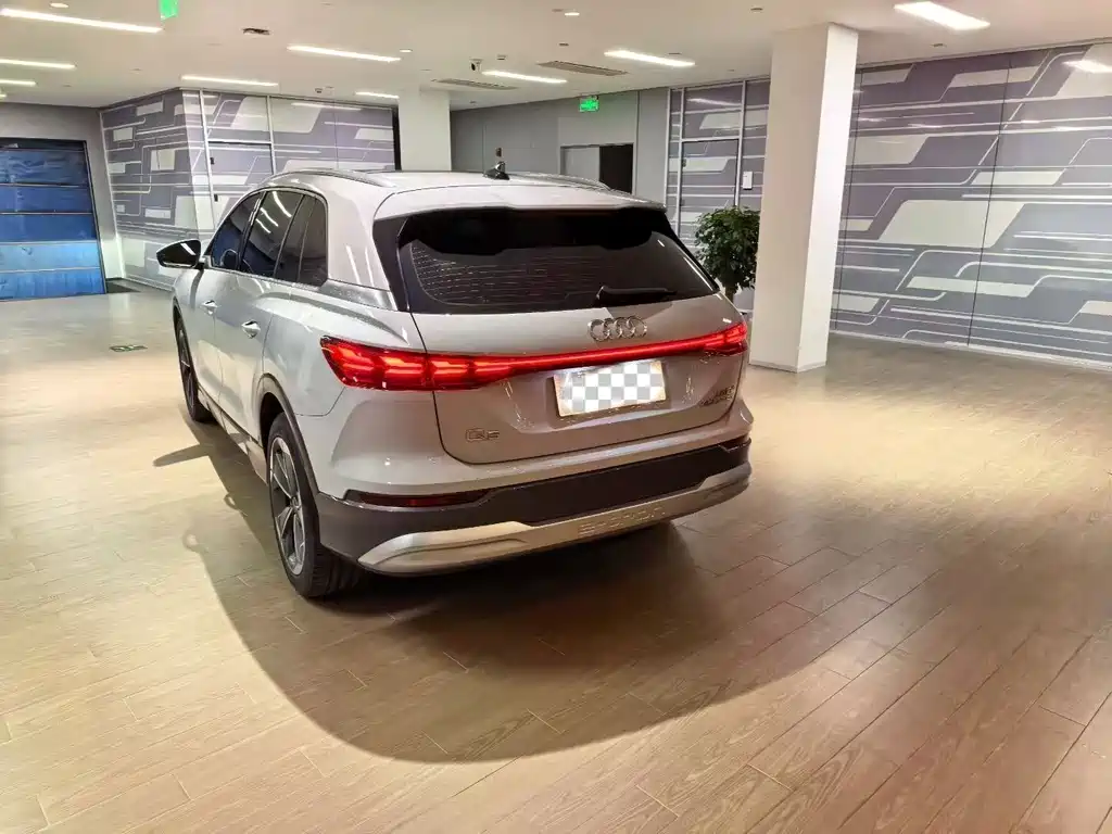 Audi Q5 e-tron — миниатюра 4