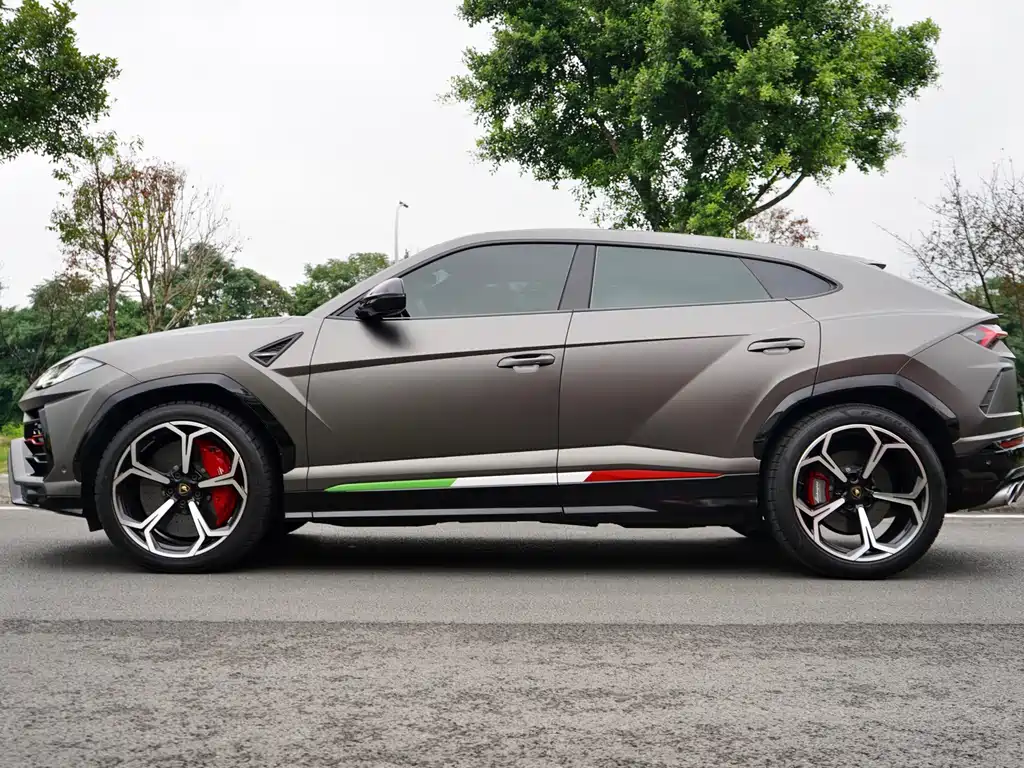 Lamborghini Urus — миниатюра 3