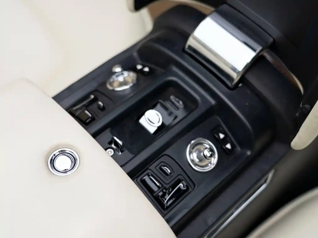 Rolls-Royce Phantom — миниатюра 14