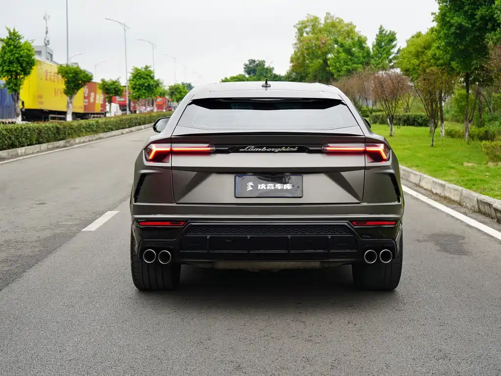 Lamborghini Urus — миниатюра 5