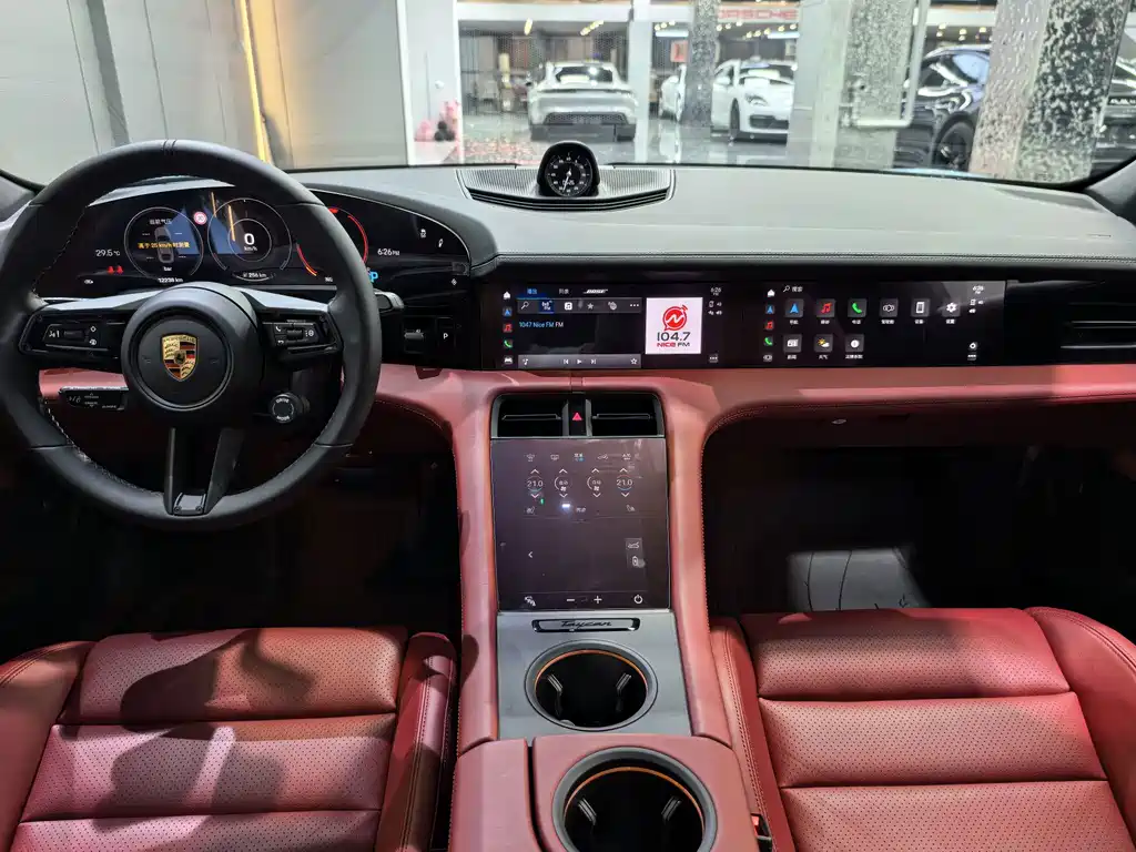 Porsche Taycan — миниатюра 9