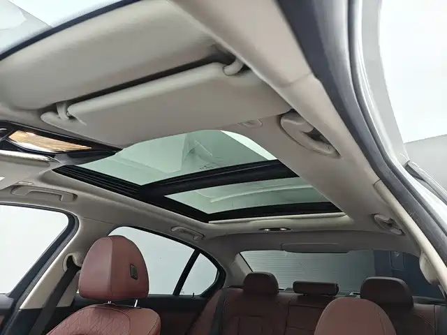 BMW 3 Series — миниатюра 8