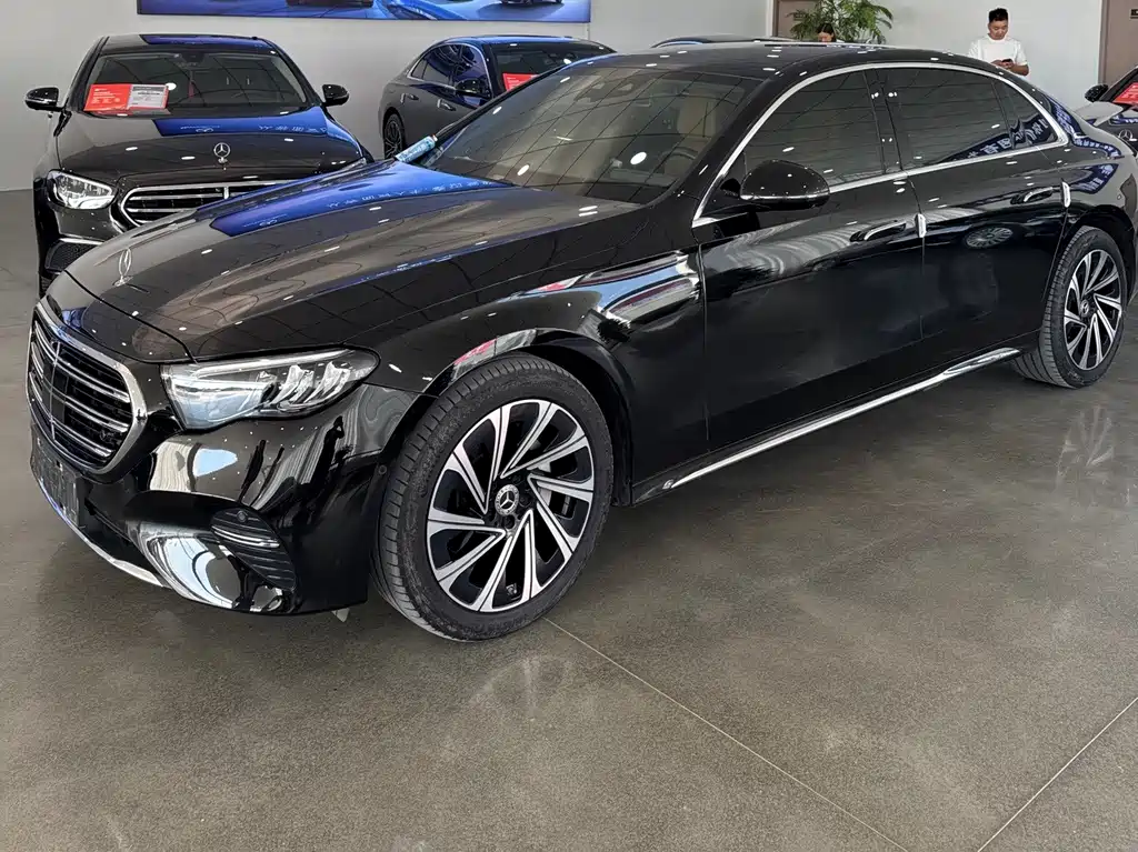 Mercedes-Benz E-Class — миниатюра 3