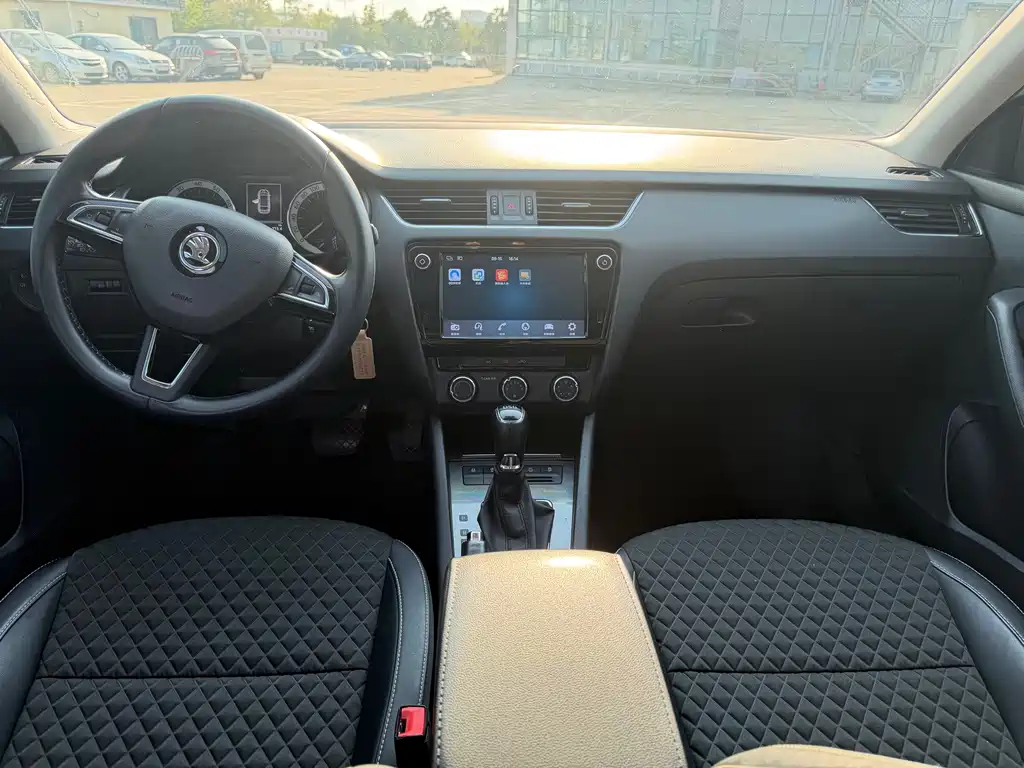 Skoda Octavia — миниатюра 8