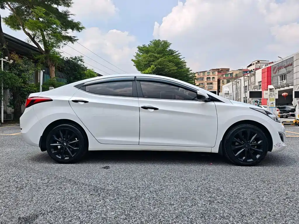 Hyundai Elantra Langdong — миниатюра 4
