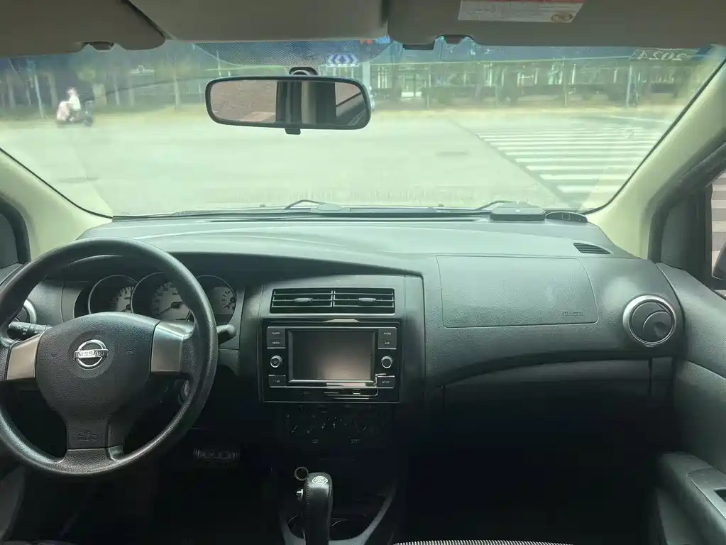 Nissan Livina — миниатюра 16