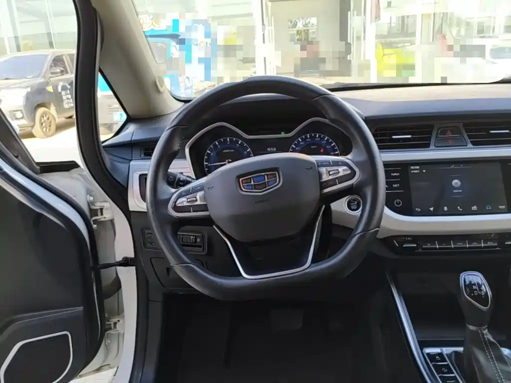 Geely Vision X3 — миниатюра 11