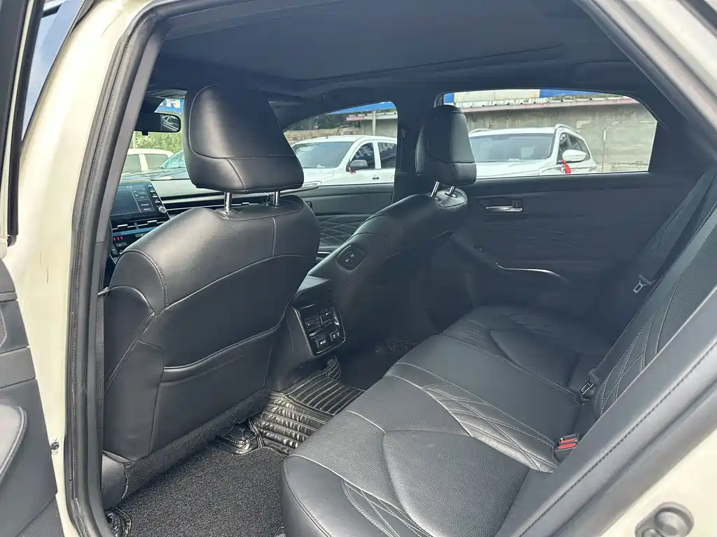 Toyota Avalon — миниатюра 6