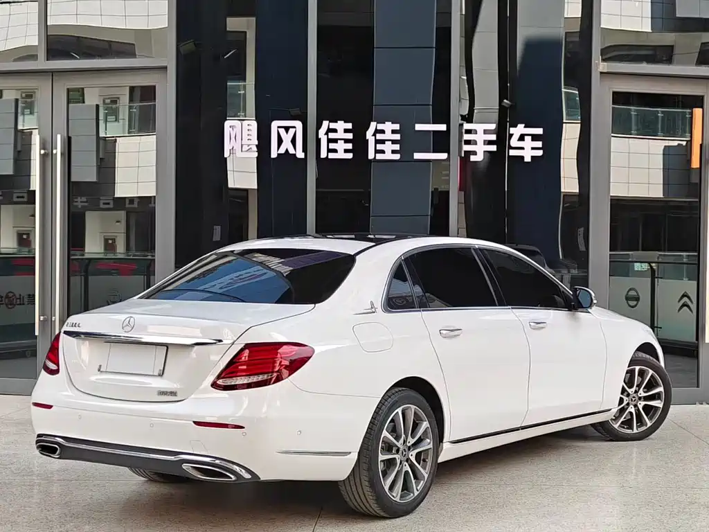 MERCEDES-BENZ E CLASS