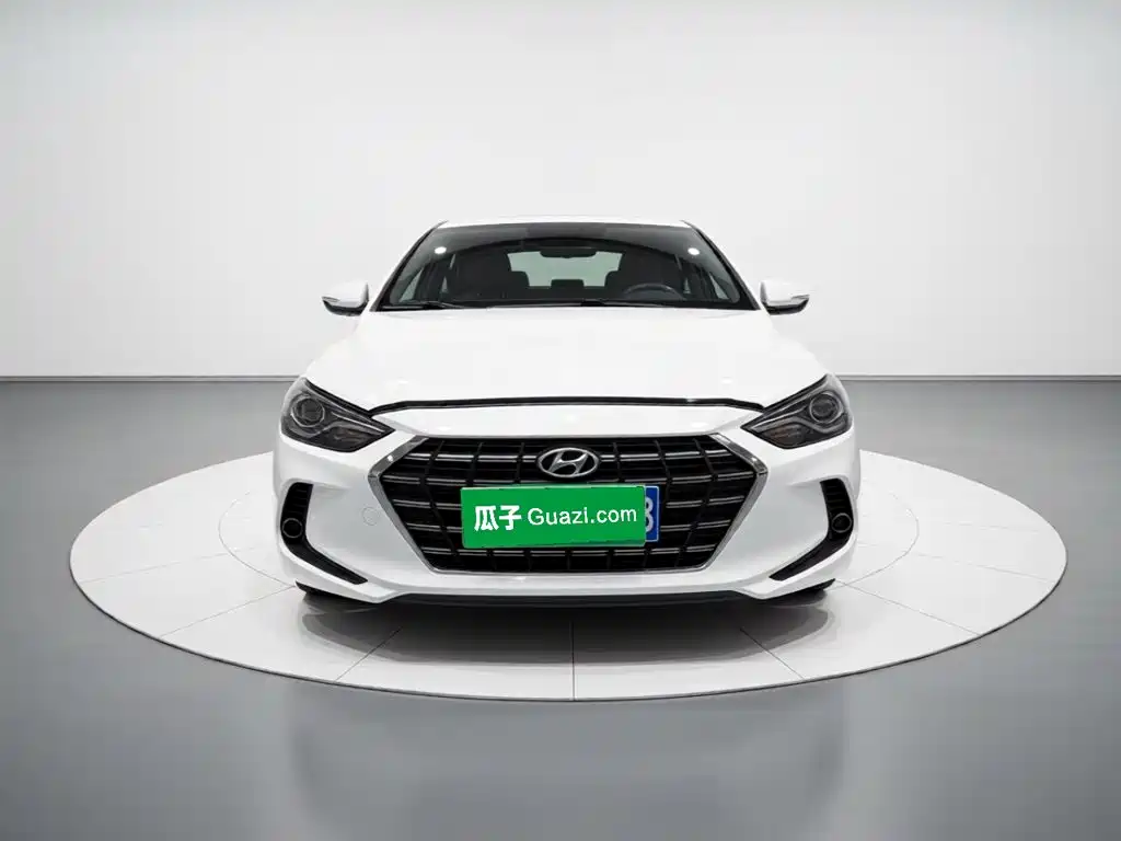 Hyundai Elantra — миниатюра 2