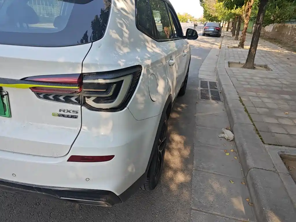 Roewe RX5 New Energy — миниатюра 8