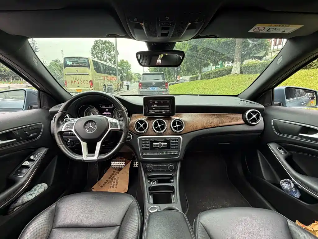 Mercedes-Benz GLA (Import) — миниатюра 13
