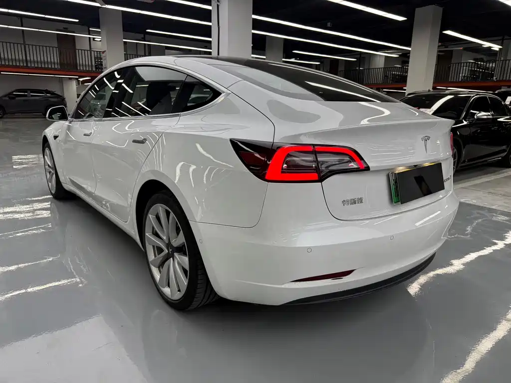 Tesla Model 3 — миниатюра 25