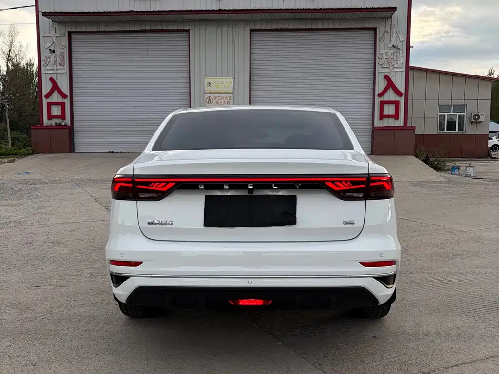 Geely Emgrand — миниатюра 10