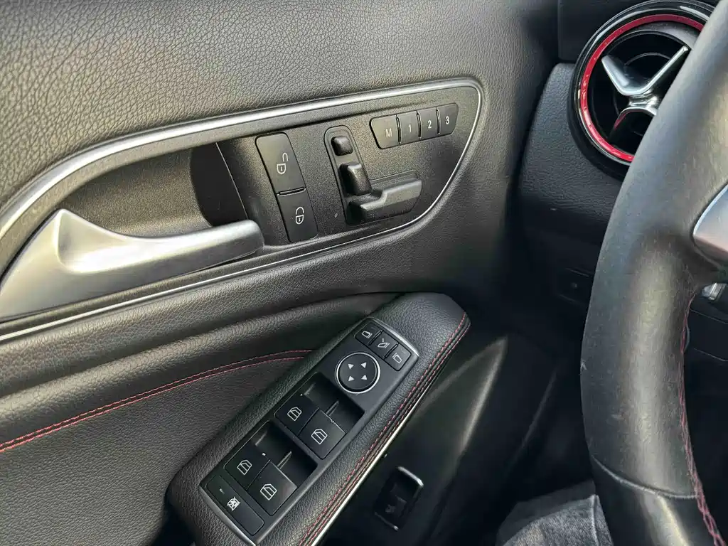 Mercedes-Benz GLA AMG — миниатюра 14