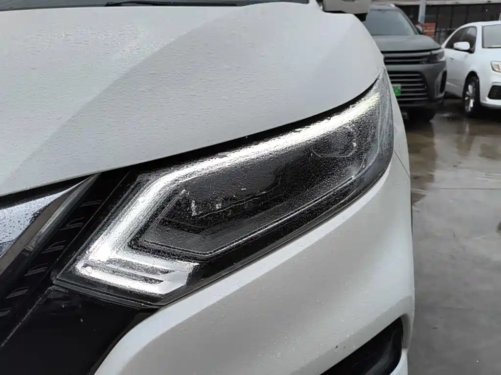 Nissan Qashqai — миниатюра 24