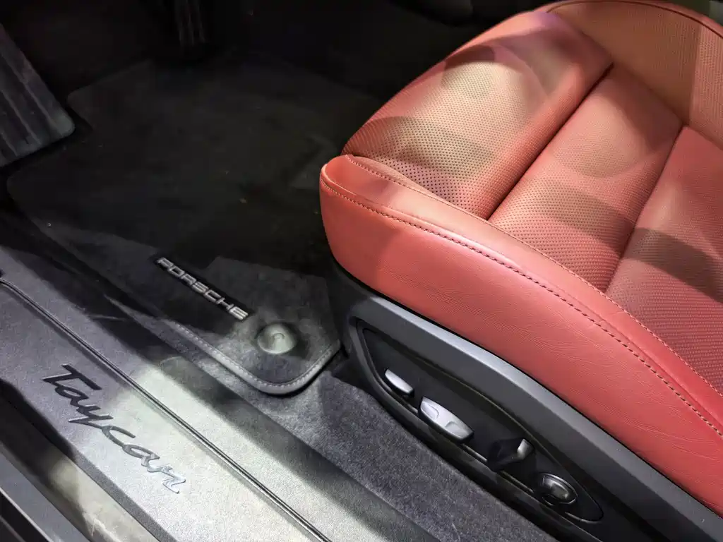 Porsche Taycan — миниатюра 16