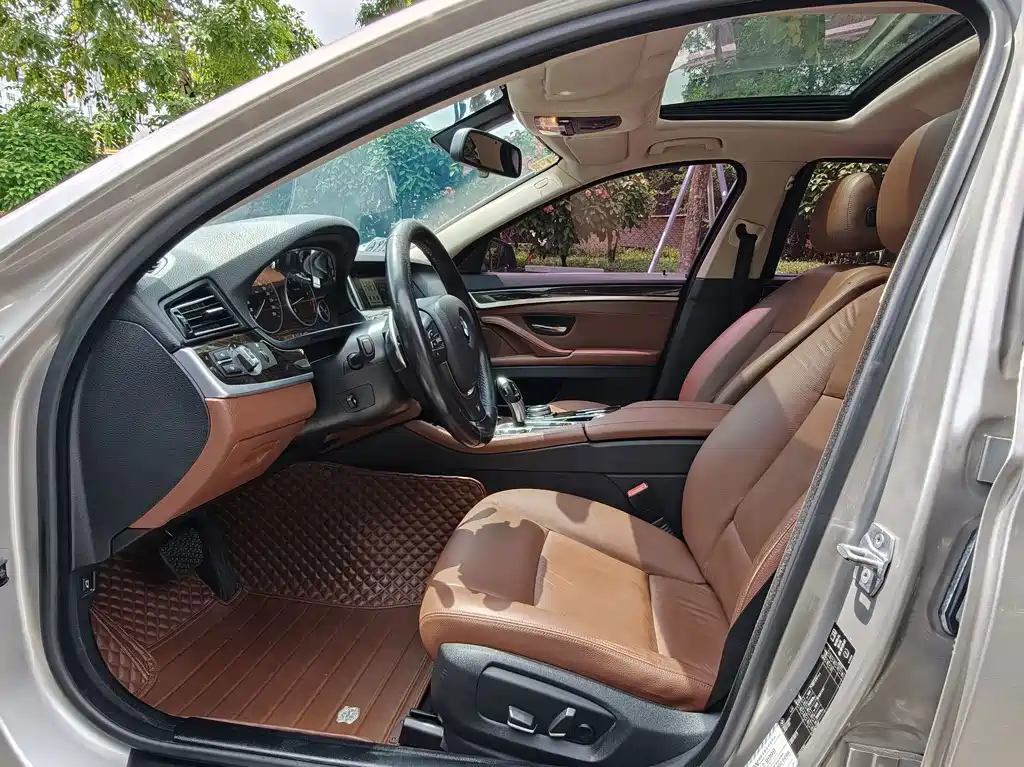 BMW 5 Series — миниатюра 9