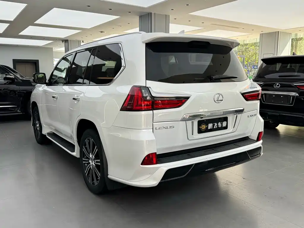 Lexus LX — миниатюра 18