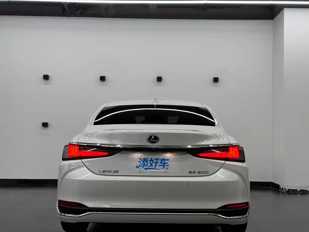 Lexus ES — миниатюра 14