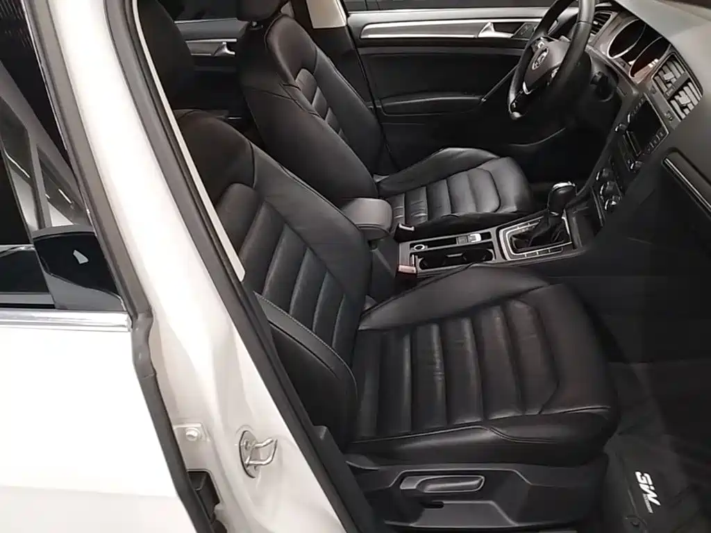 Volkswagen Golf — миниатюра 25
