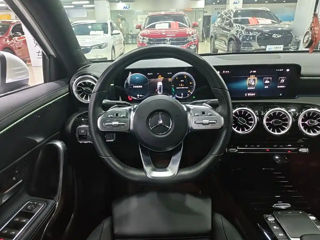 Mercedes-Benz A-Class — миниатюра 11