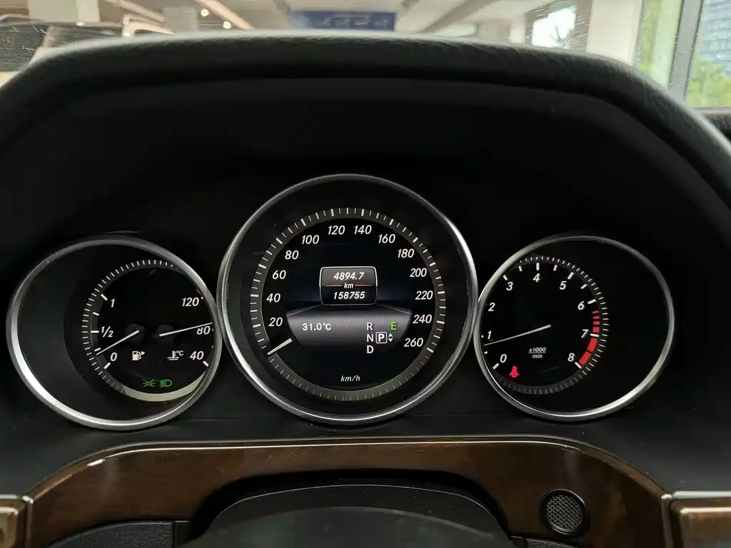 Mercedes-Benz E-Class — миниатюра 10