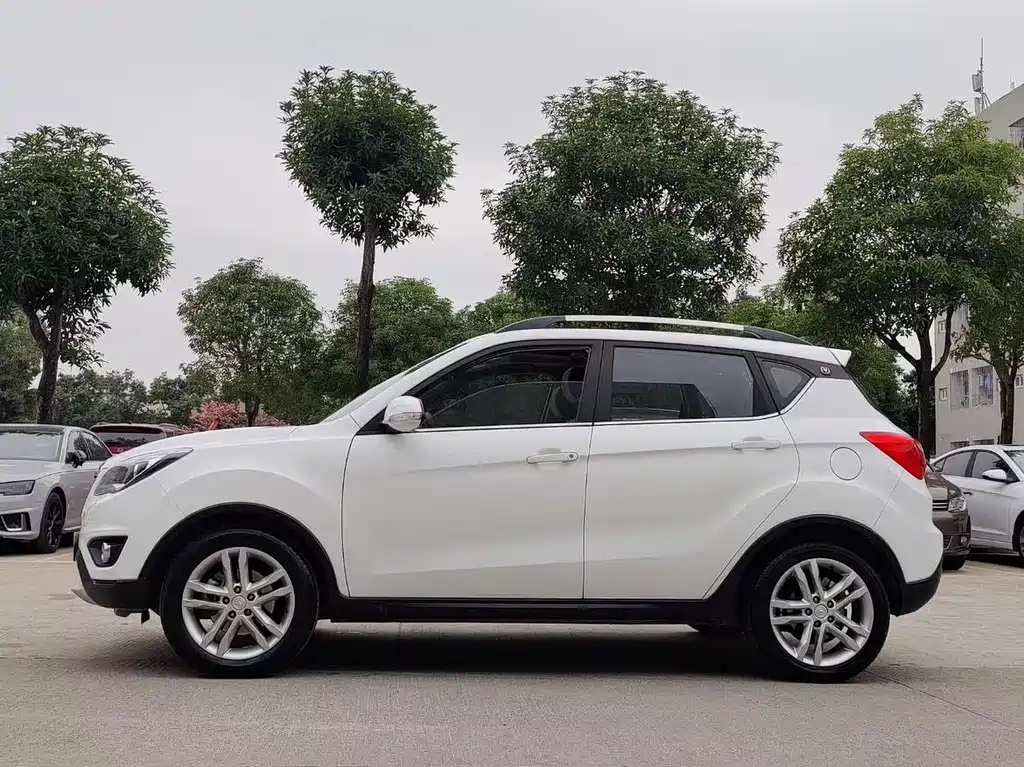 CHANGAN CS35