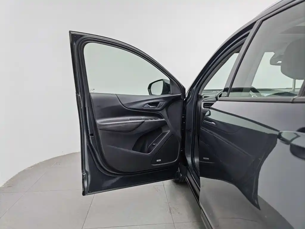 Chevrolet Equinox — миниатюра 8