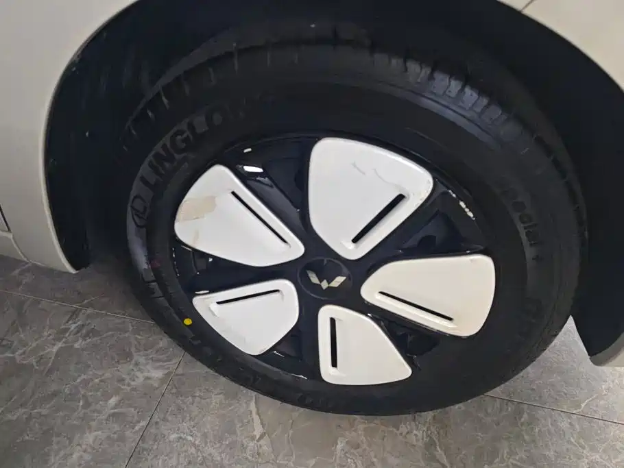 Wuling MINIEV — миниатюра 6