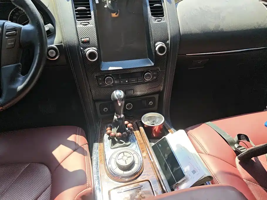 Nissan Patrol — миниатюра 16