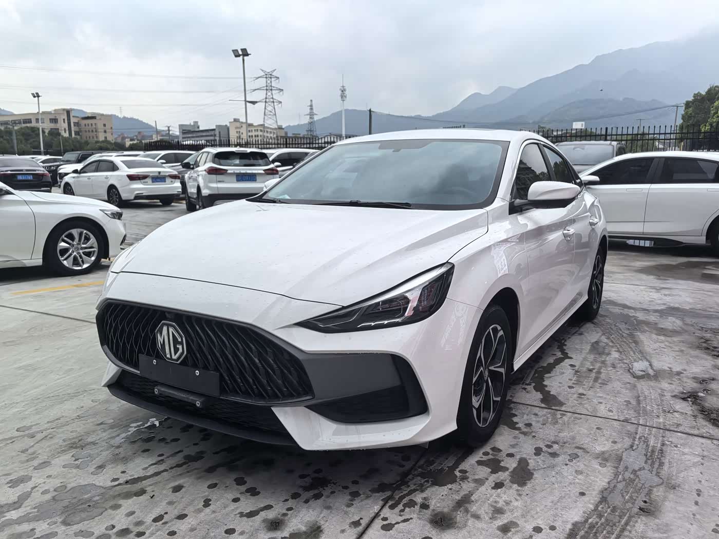 MG MG5 1.5 л 2024 г. Белый, пробег 30000 км