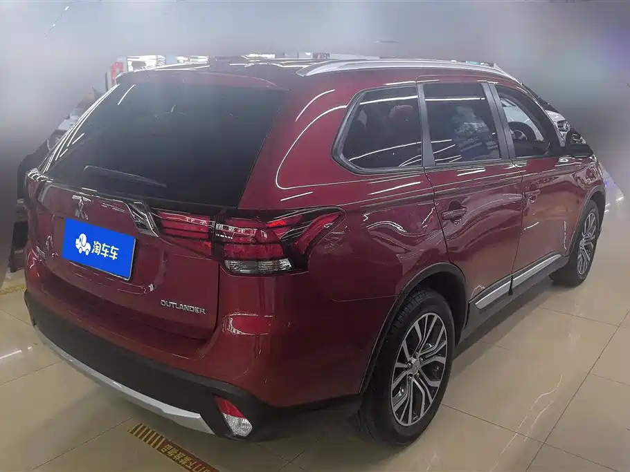 Mitsubishi Outlander 2018 2.0L 5 мест