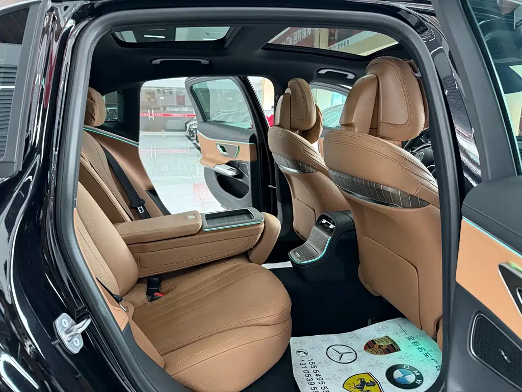 Mercedes-Benz E-Class — миниатюра 13