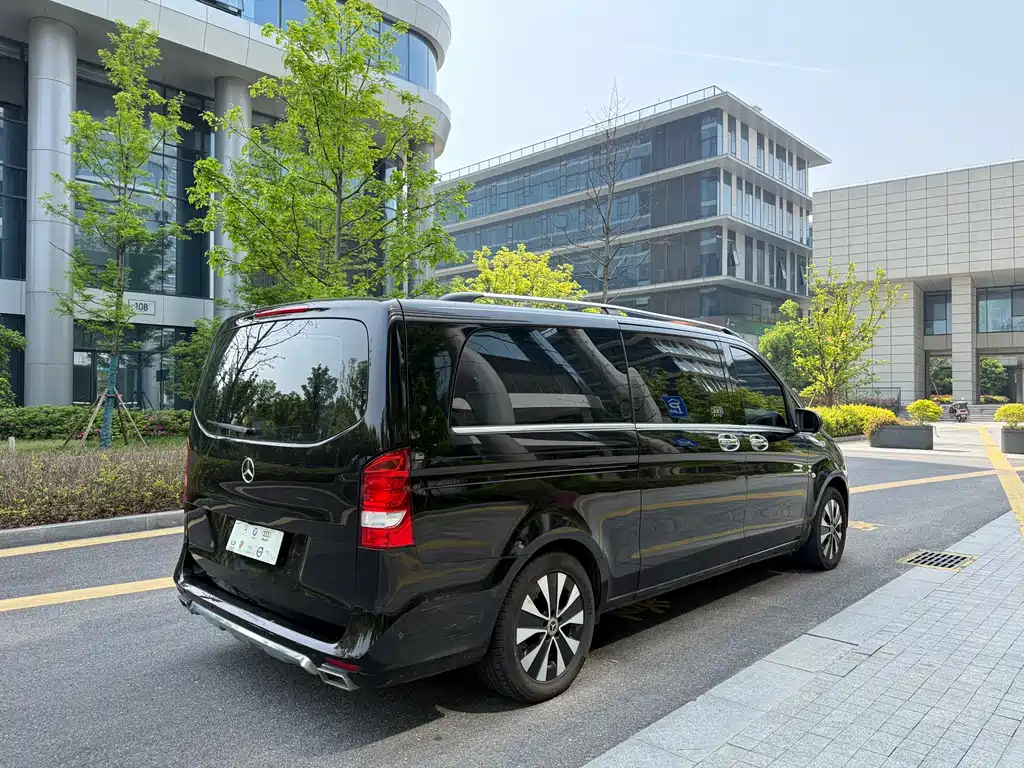 Mercedes-Benz Vito 2021 2.0T Elite 7 мест