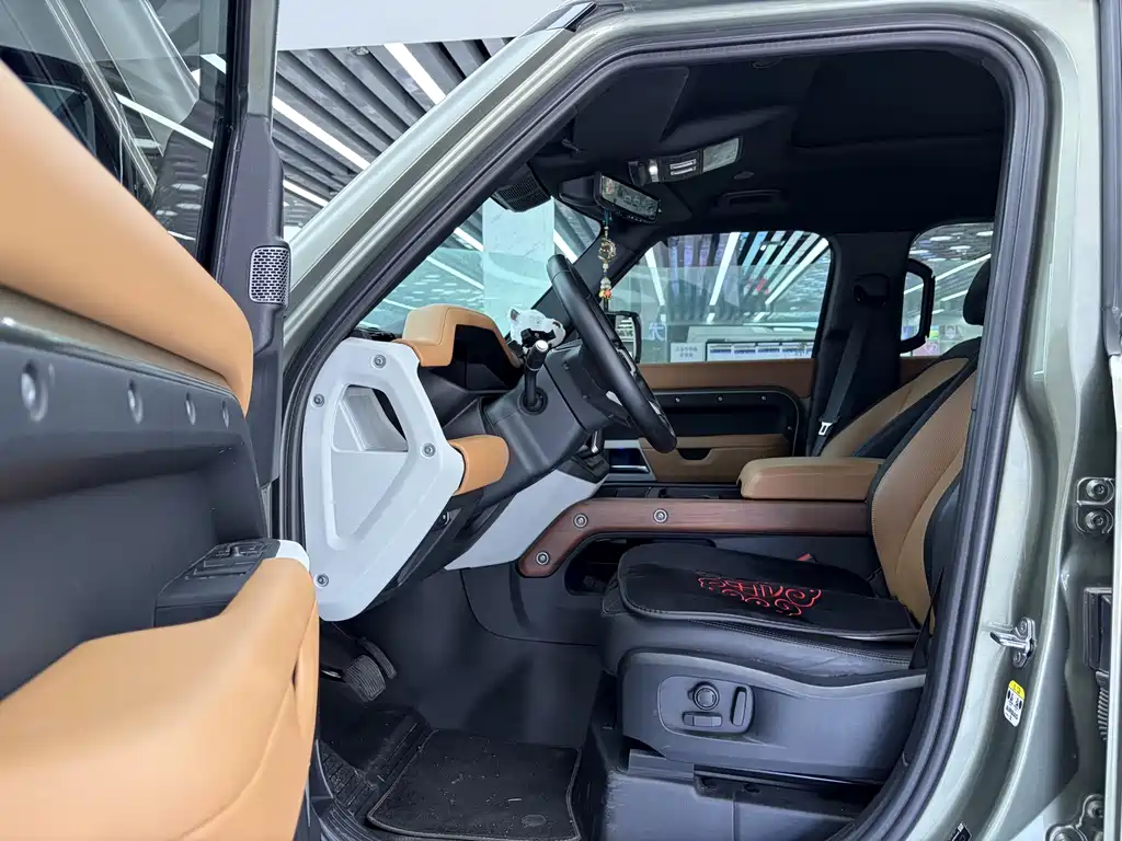 Land Rover Defender — миниатюра 5