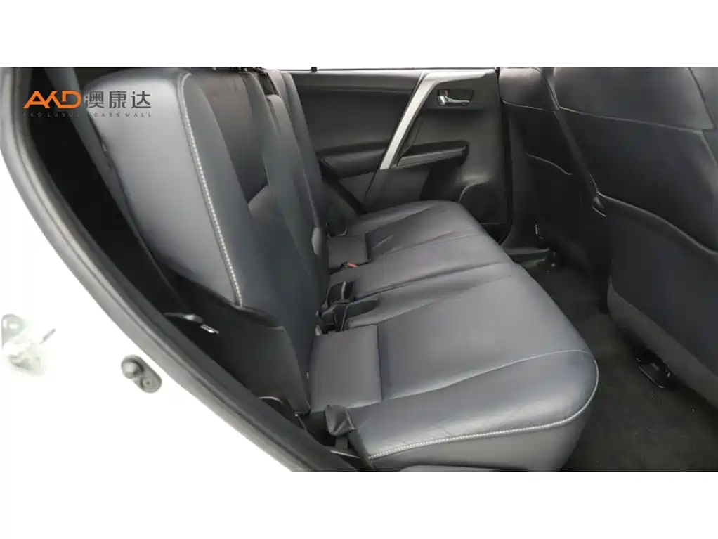 Toyota RAV4 — миниатюра 8
