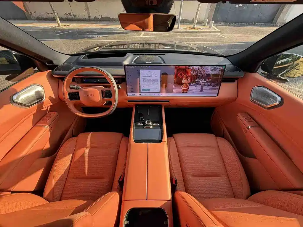 Lynk & Co 900 — миниатюра 10