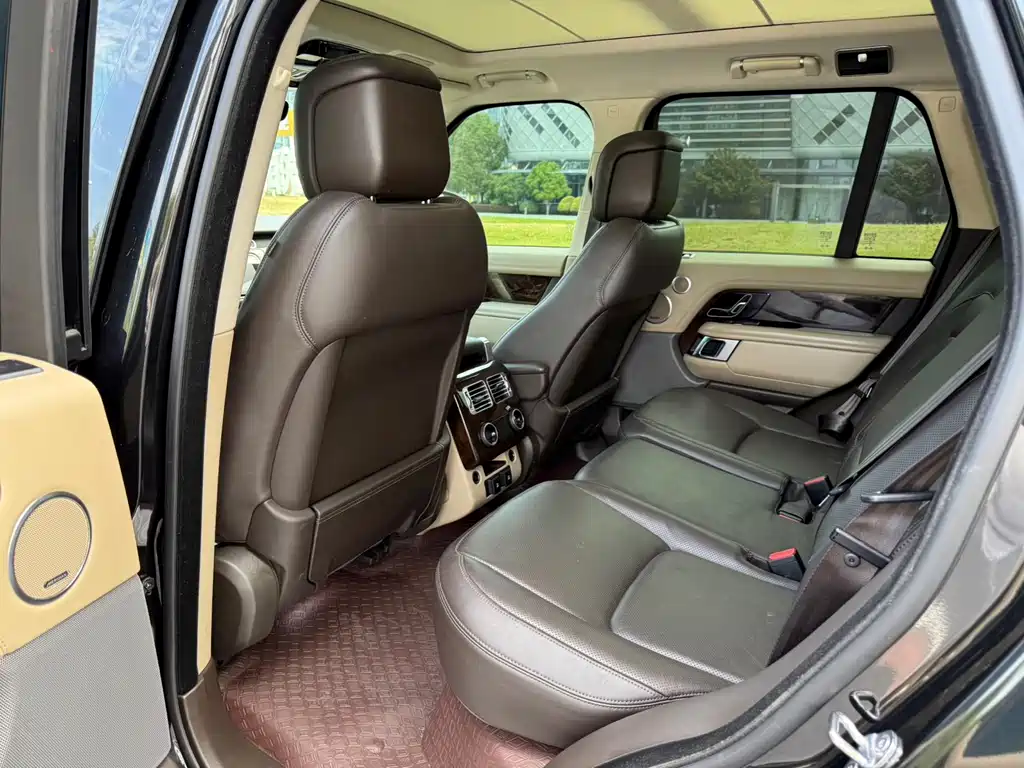 Land Rover Range Rover — миниатюра 5