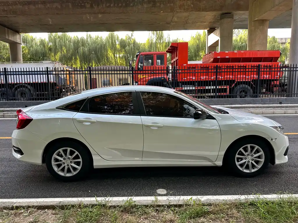Honda Civic — миниатюра 4