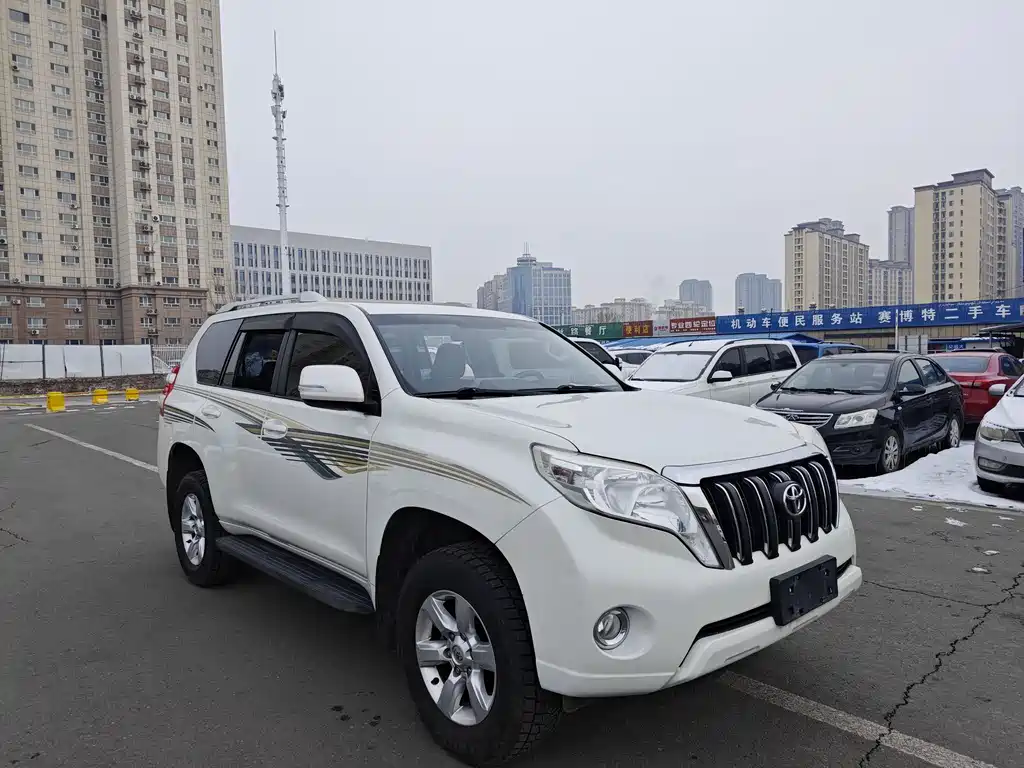 TOYOTA PRADO