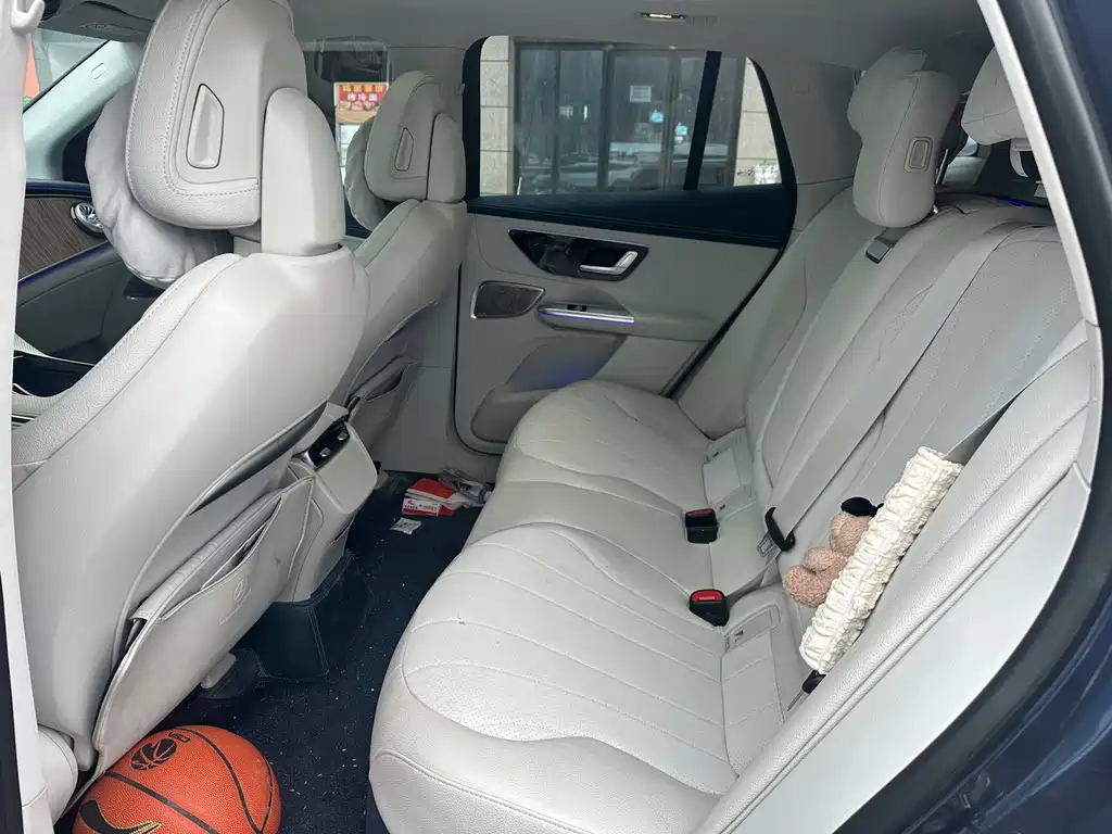 MERCEDES-BENZ EQE SUV