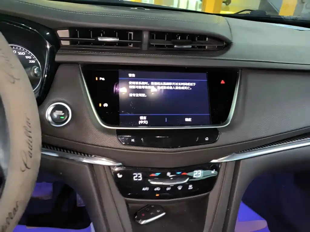 Cadillac XT5 — миниатюра 13