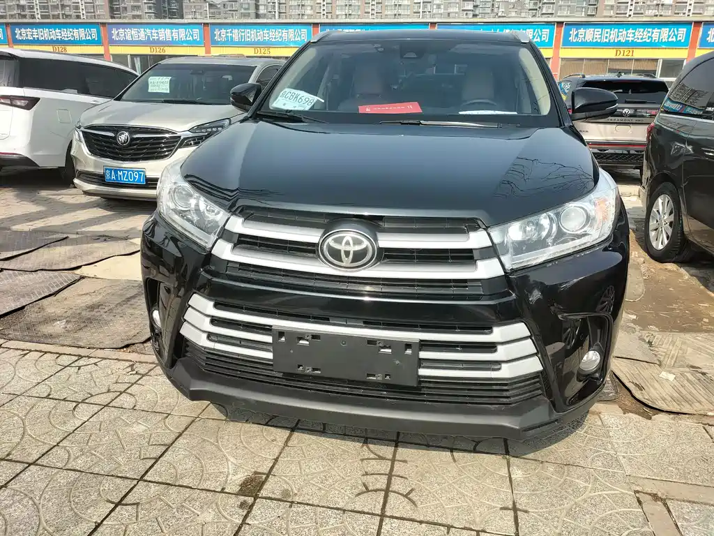 TOYOTA HIGHLANDER